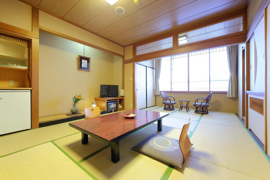 Awara Onsen Hot Spring Koubou Gurabaatei Hotel Kamer foto