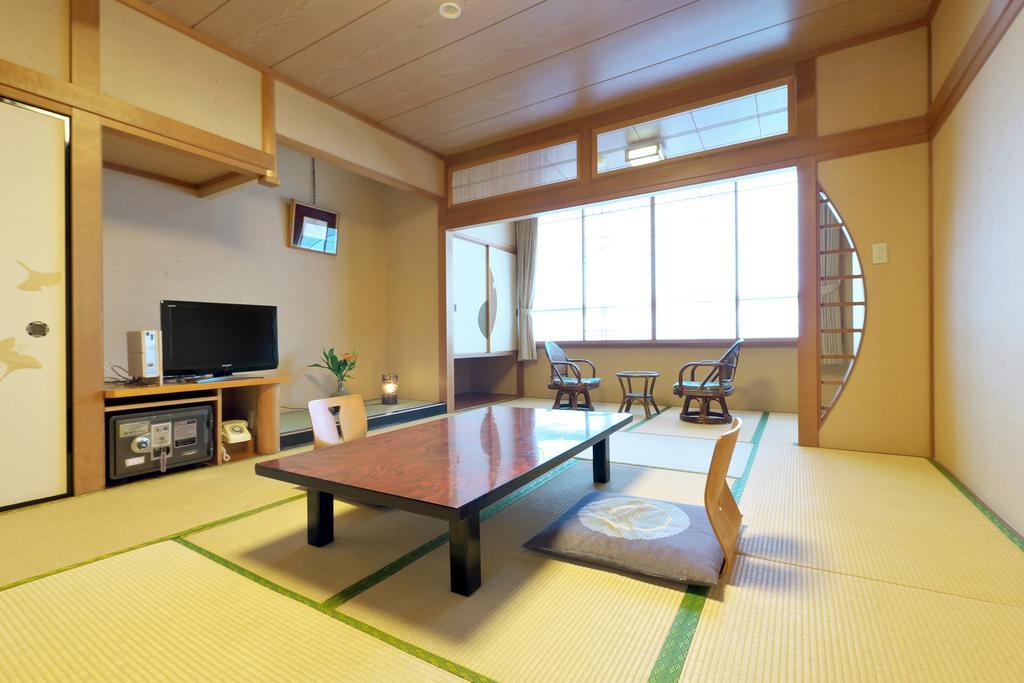 Awara Onsen Hot Spring Koubou Gurabaatei Hotel Kamer foto