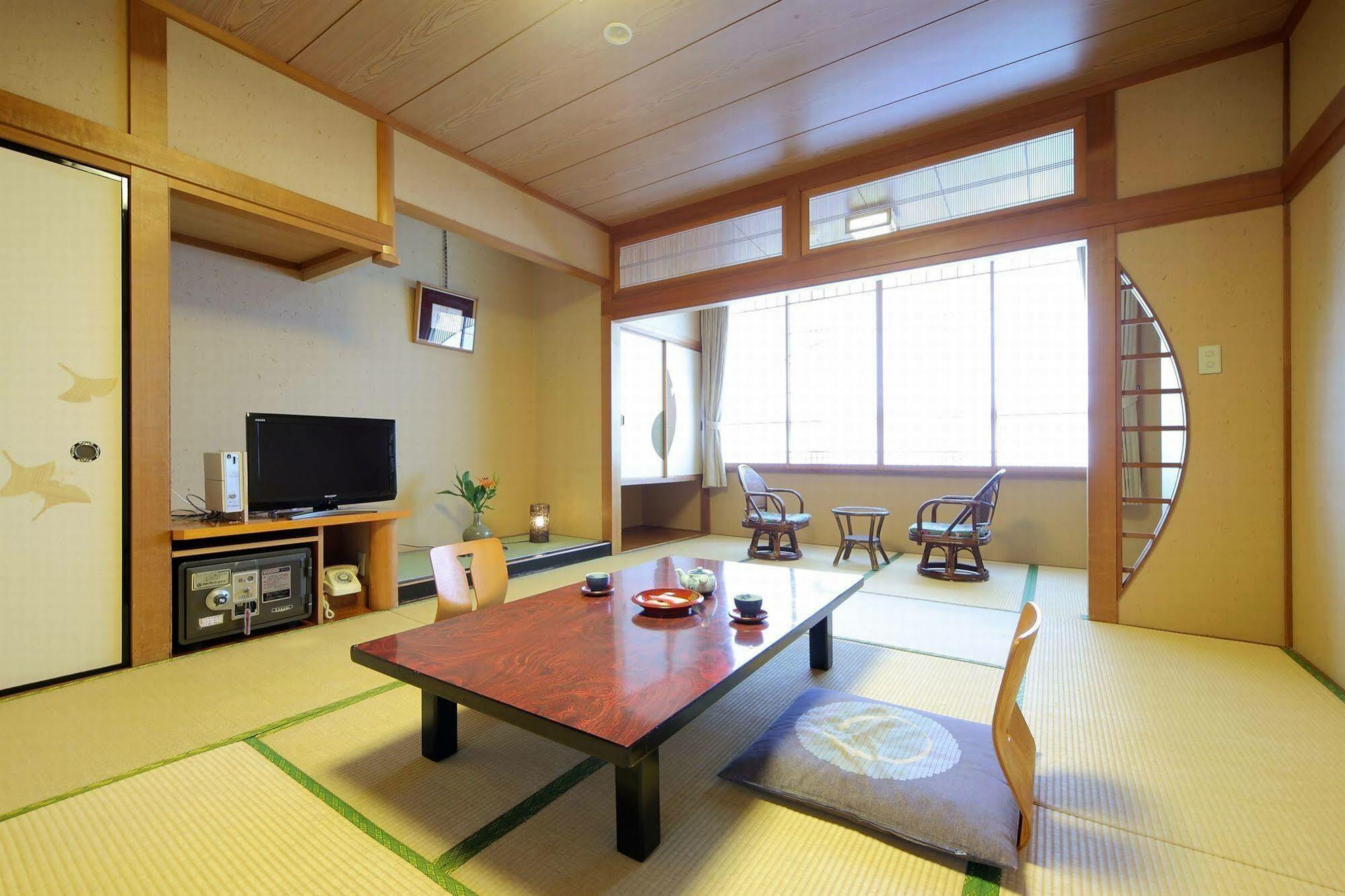 Awara Onsen Hot Spring Koubou Gurabaatei Hotel Buitenkant foto