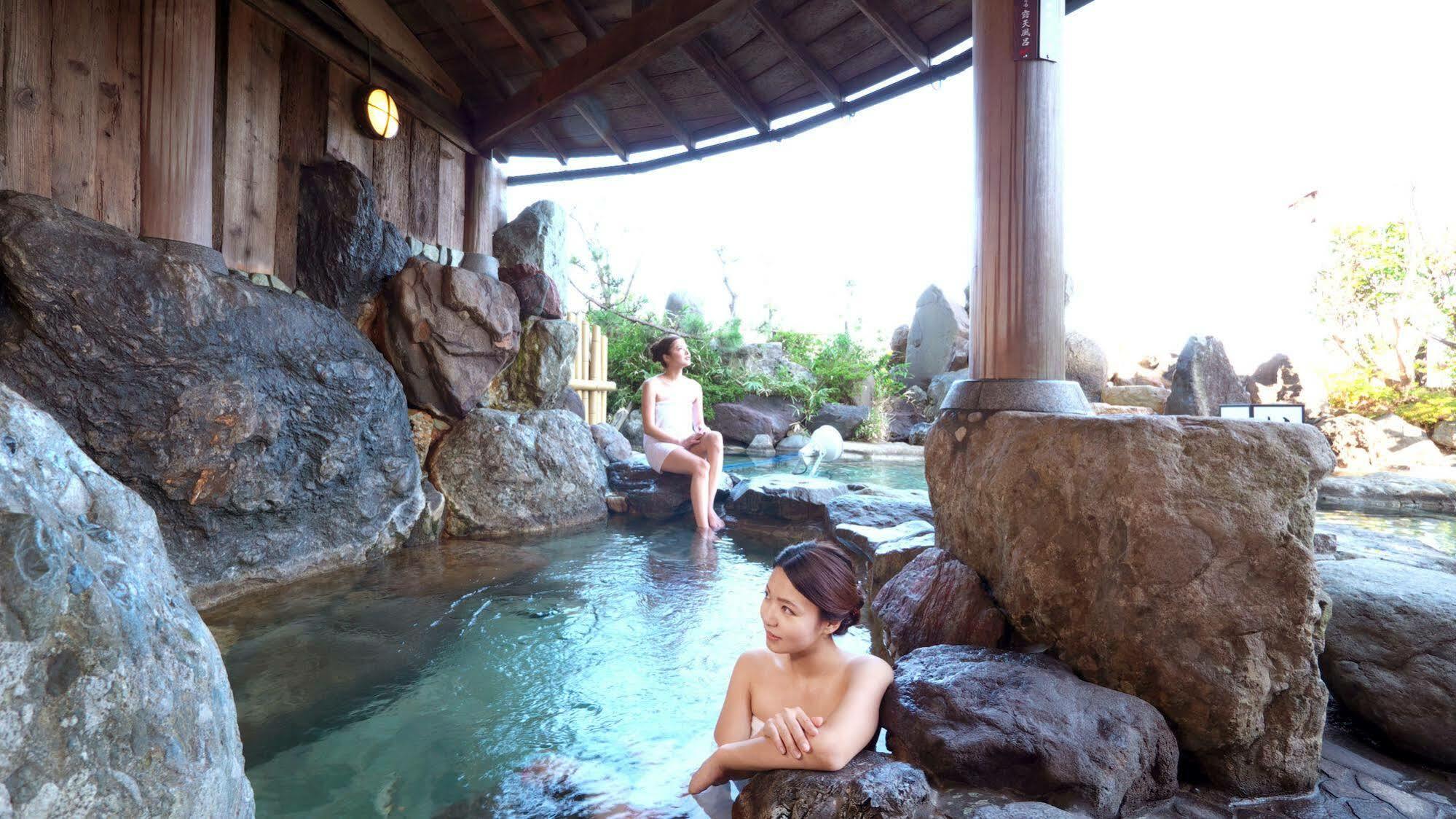 Awara Onsen Hot Spring Koubou Gurabaatei Hotel Buitenkant foto